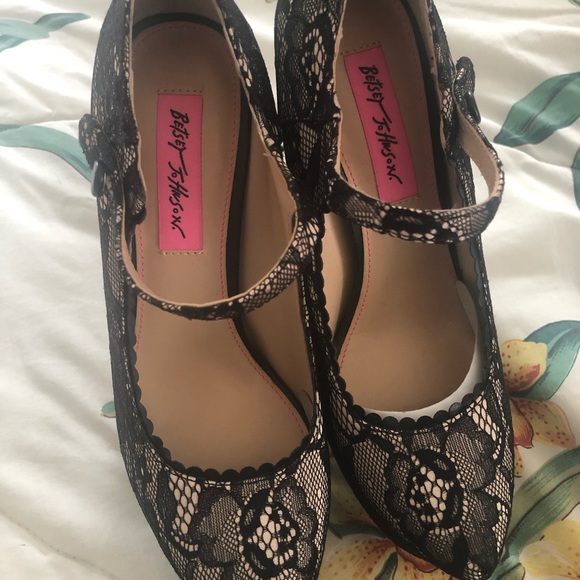 Betsey Johnson Ellaa Mary Jane Platform Pumps - Picture 4 of 5